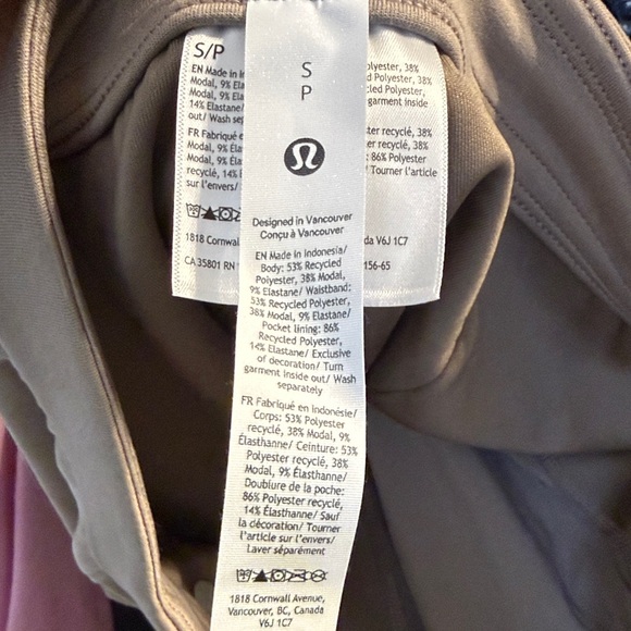 NWT Lululemon Softstreme Classic-Fit High-Rise Jogger Size Small Warm Ash Grey - Picture 11 of 12